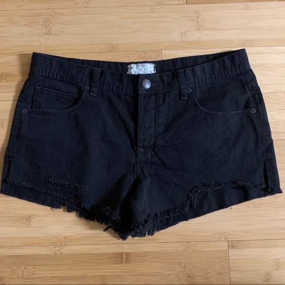 Like New Free People Black Shark Bite Shorts SZ 30 - Picture 3 of 8